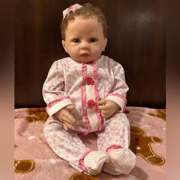 New! The Ashton Drake Collection doll “Katie”! She coos, breaths & more! - Picture 3 of 14